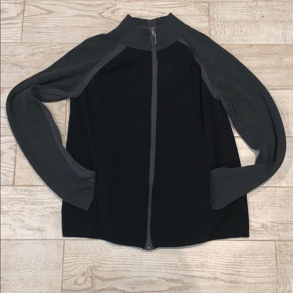 EUC Calvin Klein sweater